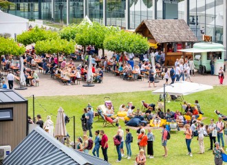 NEW HOUSING 2024: Diese Neuerungen erwarten Besuchende bei Europas größtem Tiny House Festival